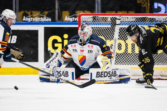Djurgårdens målvakt Marcus Gidlöf och AIKs Oscar Nord