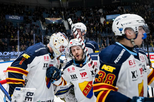 Djurgårdens målvakt Marcus Gidlöf jublar