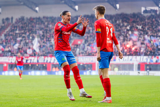 Helsingborgs Ervin Gigovic och Adrian Svanbäck jublar