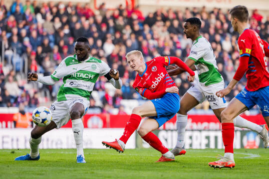 Västerås Frederic Nsabiyumva och Helsingborgs Oscar Aga