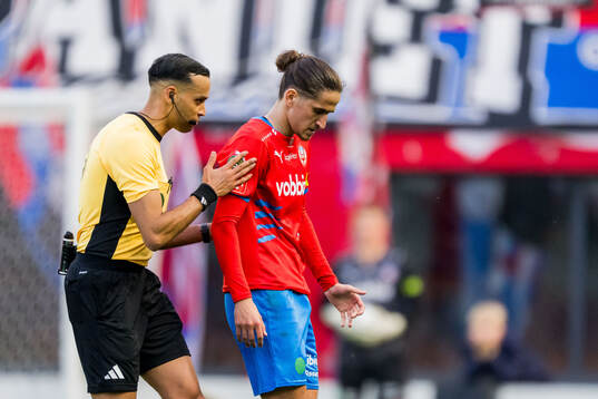 Domare Farouk nehdi i samtal med Helsingborgs Ervin Gigovic