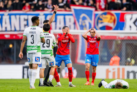 Domare Farouk nehdi dömer rött kort och Helsingborgs