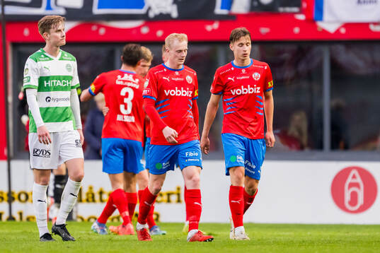 Helsingborgs Oscar Aga och Adrian Svanbäck deppar