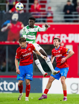 Helsingborgs Lukas Kjellnäs och Västerås Aaron Le