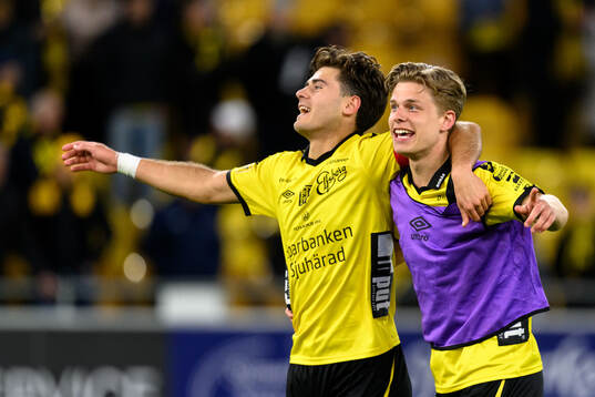 Elfsborgs Besfort Zeneli och Gottfrid Rapp jublar