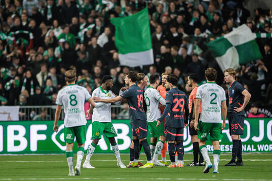 Hammarbys Shaquille Pinas och Malmö FFs Colin Rösler