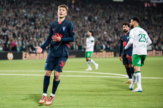 Malmö FFs Hugo Bolin deppar