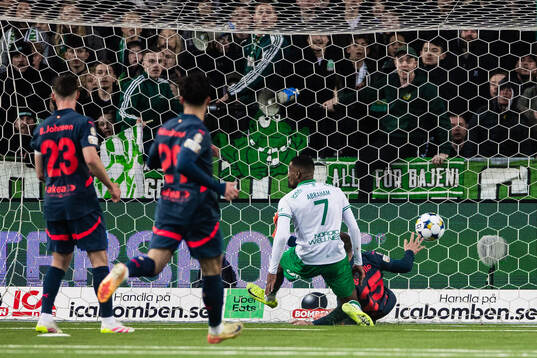 Hammarbys Sebastian Tounekti gör 1-0