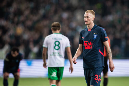 Malmö FFs Daniel Gudjohnsen deppar