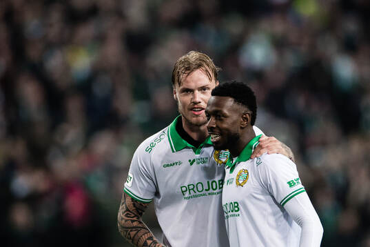 Hammarbys Victor Eriksson och Shaquille Pinas jublar
