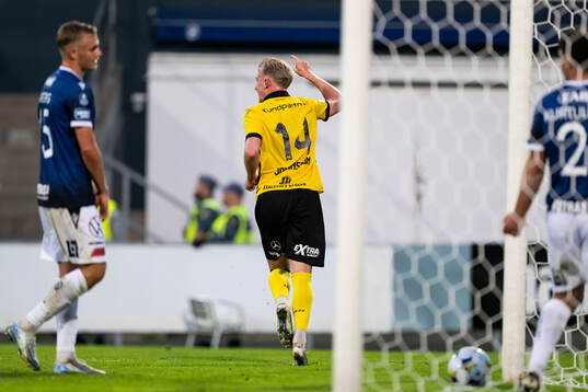 Mjällbys Herman Johansson jublar