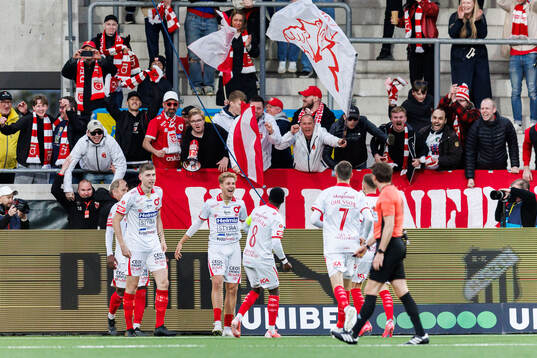 Degerfors Elias Pihlström jublar