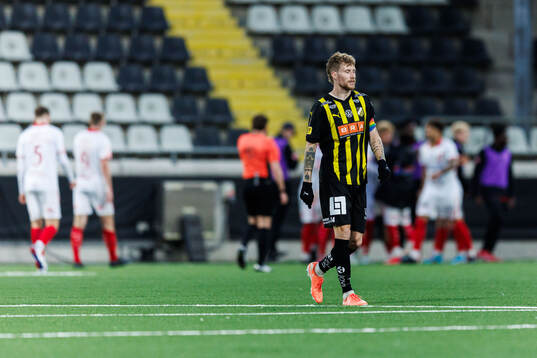 Häckens Simon Gustafson deppar