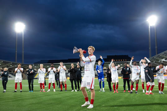 Degerfors Elias Pihlström jublar