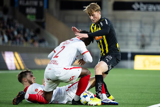 Degerfors Juhani Pikkarainen och Mamadouba Diaby mot