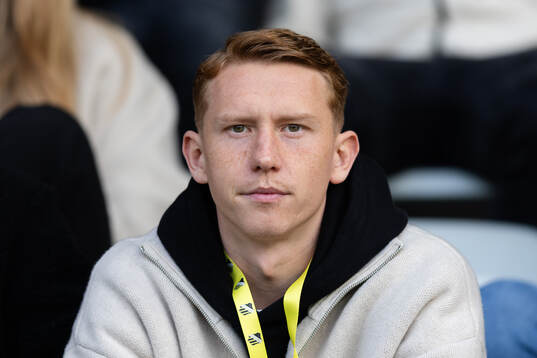 Häckens Julius Lindberg på läktaren