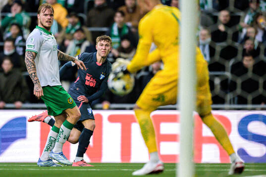 Malmö FFs Hugo Bolin och Hammarbys Victor Eriksson