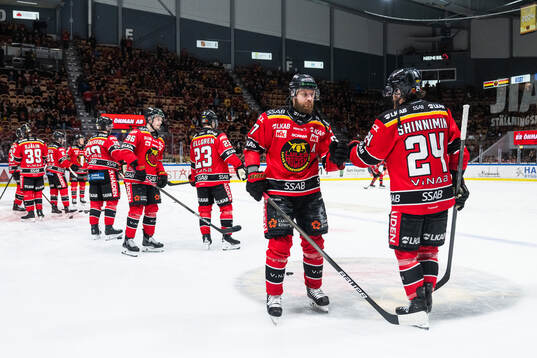 Luleås Linus Omark och Brendan Shinnimin