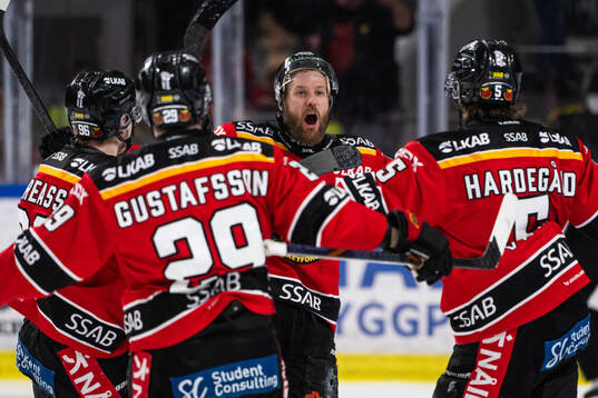 Luleås Linus Omark jublar