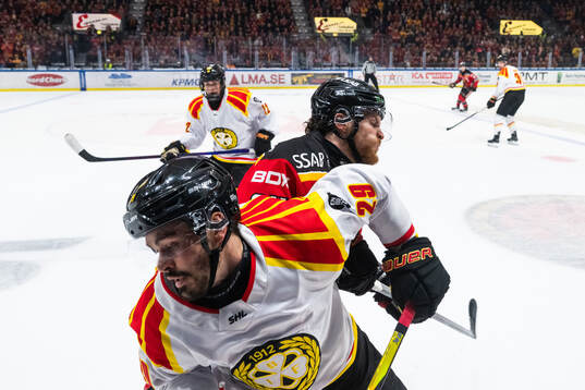 Brynäs Axel Andersson och Luleås Brendan Shinnimin