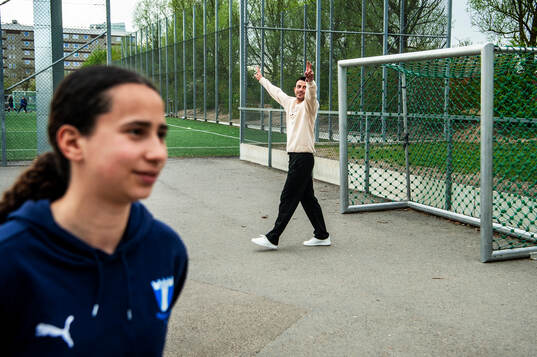 Mayar Khatawi och hennes mentor Behrang Safari