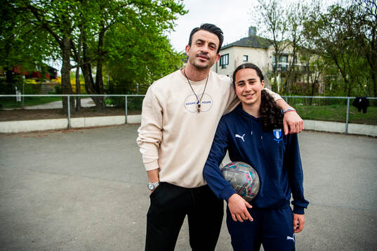 Mayar Khatawi och hennes mentor Behrang Safari