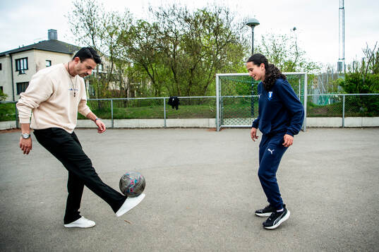 Mayar Khatawi och hennes mentor Behrang Safari
