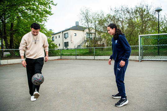 Mayar Khatawi och hennes mentor Behrang Safari