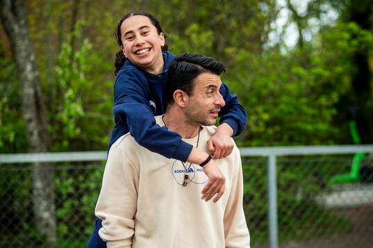 Mayar Khatawi och hennes mentor Behrang Safari