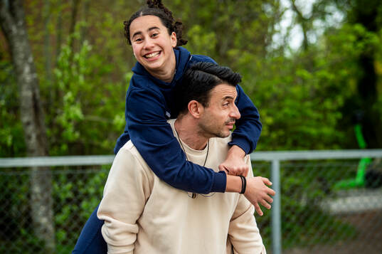 Mayar Khatawi och hennes mentor Behrang Safari