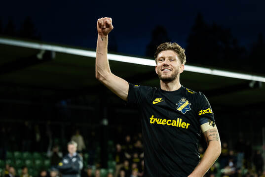 AIKs Anton Salétros jublar