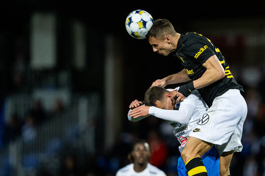Värnamos Ajdin Zeljkovic och AIKs Filip Benkovic