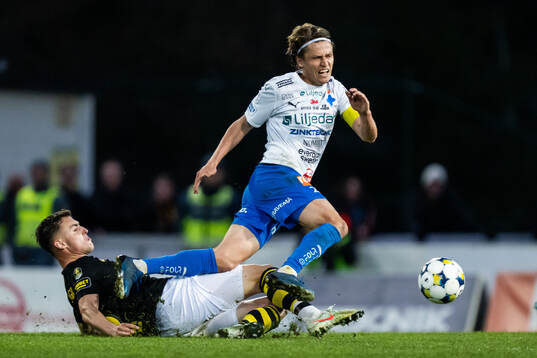 AIKs Áron Csongvai och Värnamos Simon Thern