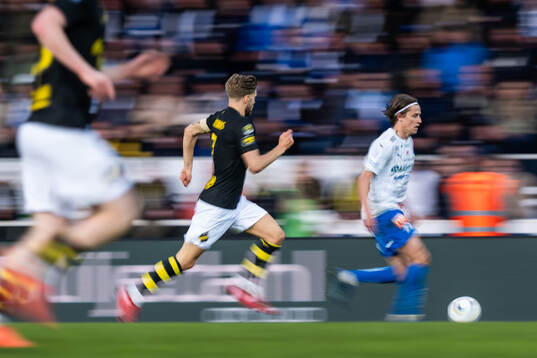 AIKs Anton Salétros och Värnamos Simon Thern