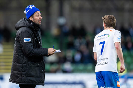Värnamos assisterande tränare Juan Robledo och Carl