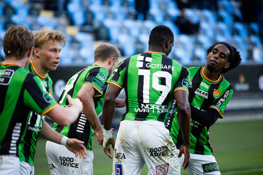 GAIS Ibrahim Diabate jublar med lagkamrater
