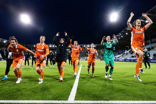 IFK Göteborgs spelare jublar