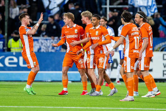 IFK Göteborgs spelare jublar