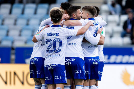IFK Norrköpings spelare jublar