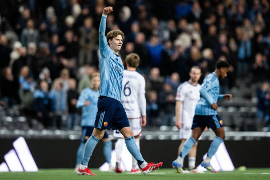 Djurgårdens August Priske Flyger jublar