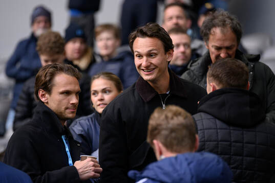 Djurgårdens Albin Ekdal och Hjalmar Ekdal på läktarplats
