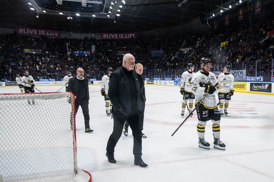 AIKs tränare Roger Melin i periodpaus