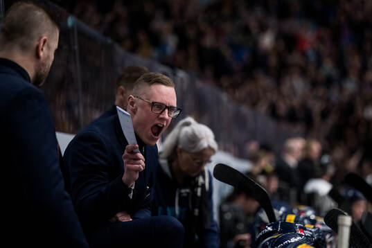 Djurgårdens tränare Robert Kimby reagerar