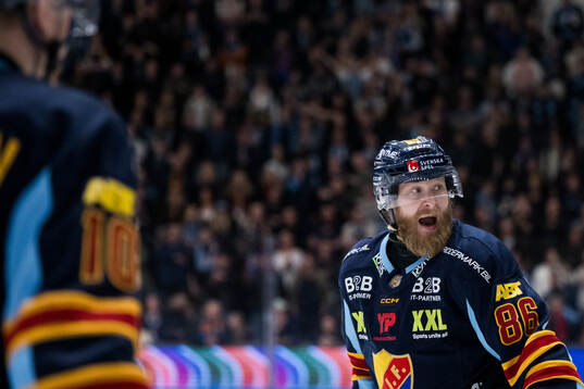 Djurgårdens Linus Klasen reagerar