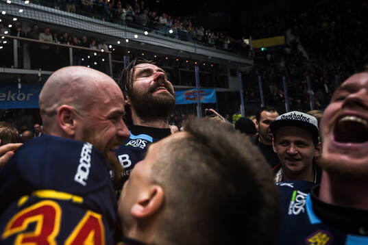 Djurgårdens Daniel Brodin och Ludvig Rensfeldt jublar