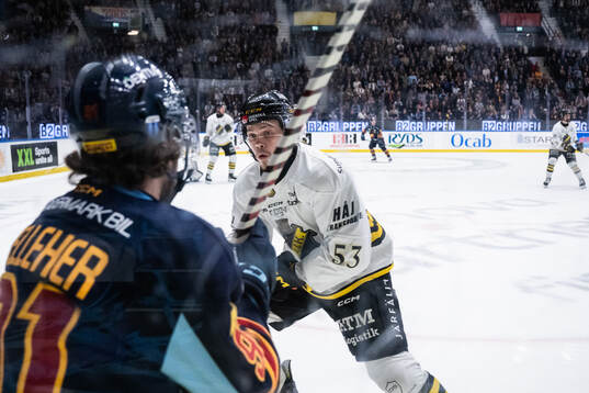 Djurgårdens Tyler Kelleher och AIKs Albert Sjöberg