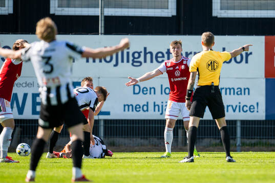 Sandvikens IFs spelare agerar