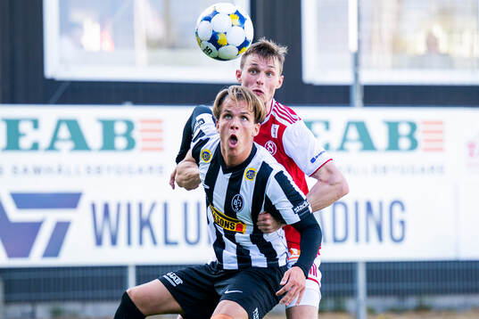 Landskronas Victor Karlsson och Sandvikens IFs Daniel