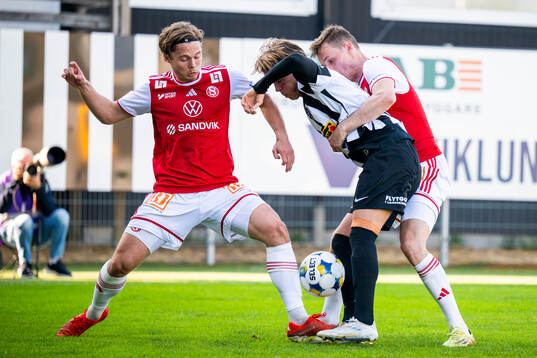 Landskronas Victor Karlsson mot Sandvikens IFs Linus