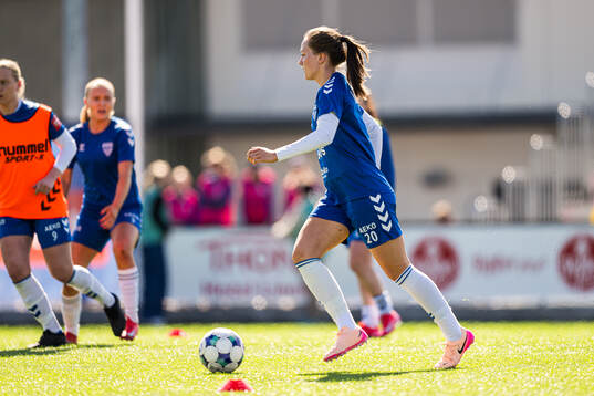 Camilla Linberg of Kolbotn warms up